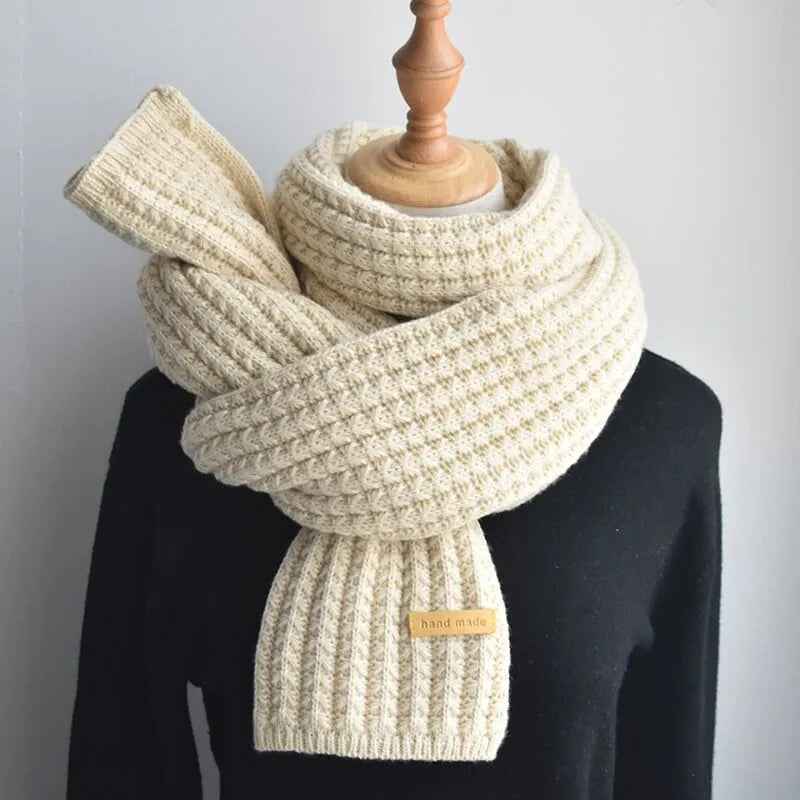 Langer Strickschal