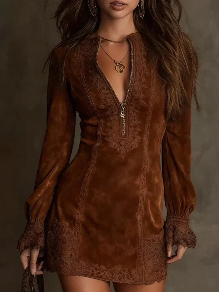 Schickes kurzes Wildleder-Lace-Kleid - Elegant & Feminin