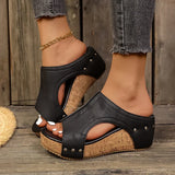 Eva-Frieda | Lumi-Keilschuhe mit Nieten