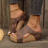 Eva-Frieda | Lumi-Keilschuhe mit Nieten