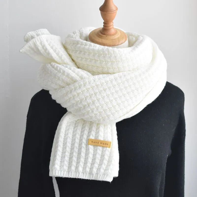 Langer Strickschal