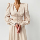 Arya | Damen-Midikleid mit V-Ausschnitt und Knöpfen