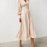 Arya | Damen-Midikleid mit V-Ausschnitt und Knöpfen