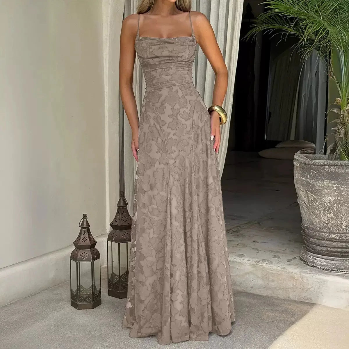 Maxikleid für Damen mit Schnürdetail
