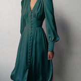 Arya | Damen-Midikleid mit V-Ausschnitt und Knöpfen
