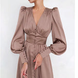 Arya | Damen-Midikleid mit V-Ausschnitt und Knöpfen