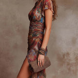 Judy | Abstraktes V-Ausschnitt Falten Midi-Kleid mit Bohemian Flair