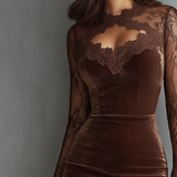 Braunes Vintage-Velours-Minikleid mit Schlüsselloch-Ausschnitt und Spitzenärmeln