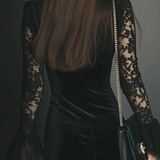 Orinthia – Samt-Minikleid mit Spitzenbesatz