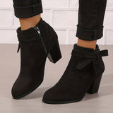 Heloise | Damen Stiefeletten mit Blockabsatz und Rückenschleifendetail