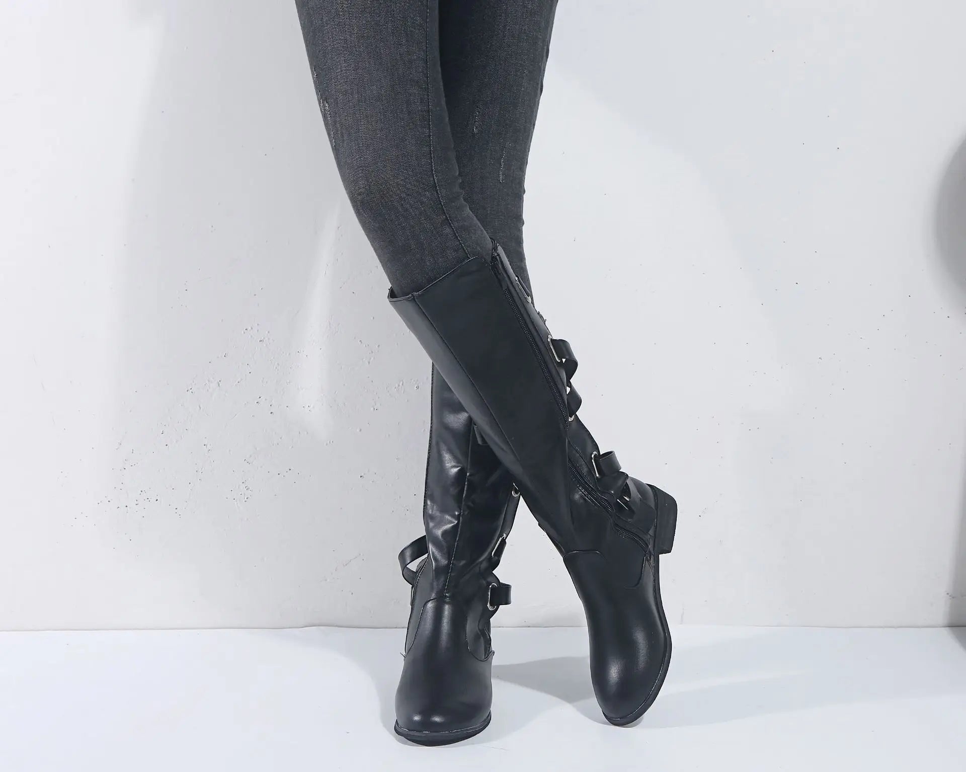 Kalinda | Damen knöchelhohe Reitstiefel mit rückseitigen Schnallen