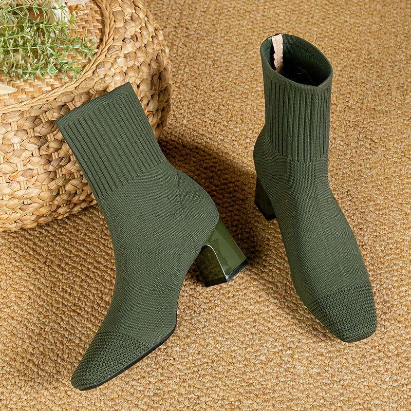 Kindra | Damen Strick-Stiefelette mit Blockabsatz und eckiger Zehenform