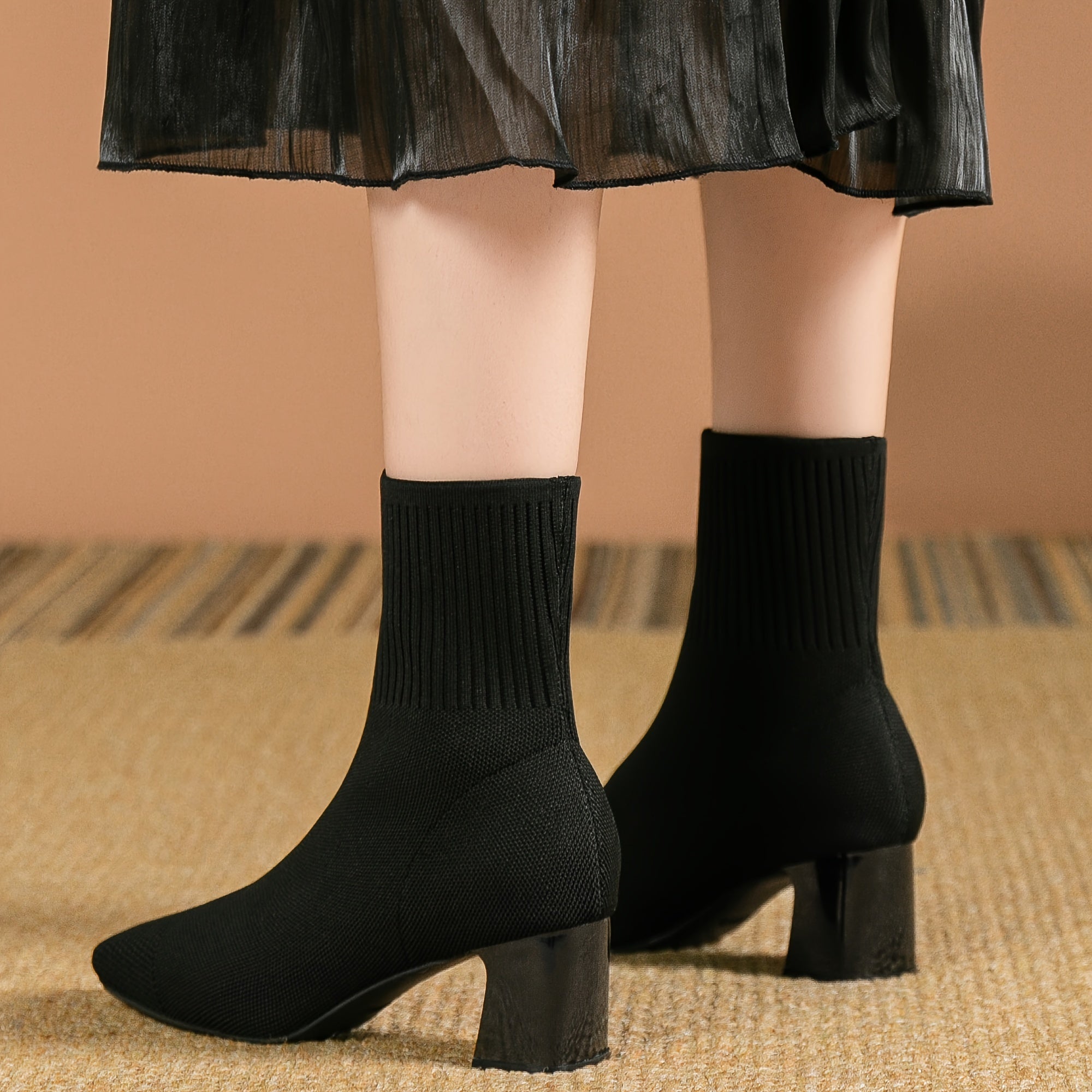 Kindra | Damen Strick-Stiefelette mit Blockabsatz und eckiger Zehenform