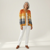 Dagmar | Gebreide vest met blokpatroon in Oker & Blauw