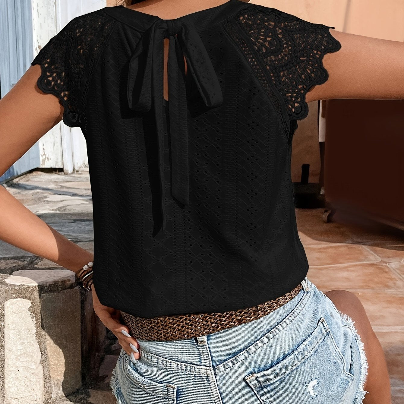 Keshia™ - Elegante Bluse mit Ösen und Bindeband