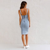 Maßgeschneidertes Denim-Kleid mit verstellbarem Gürtel und U-Ausschnitt
