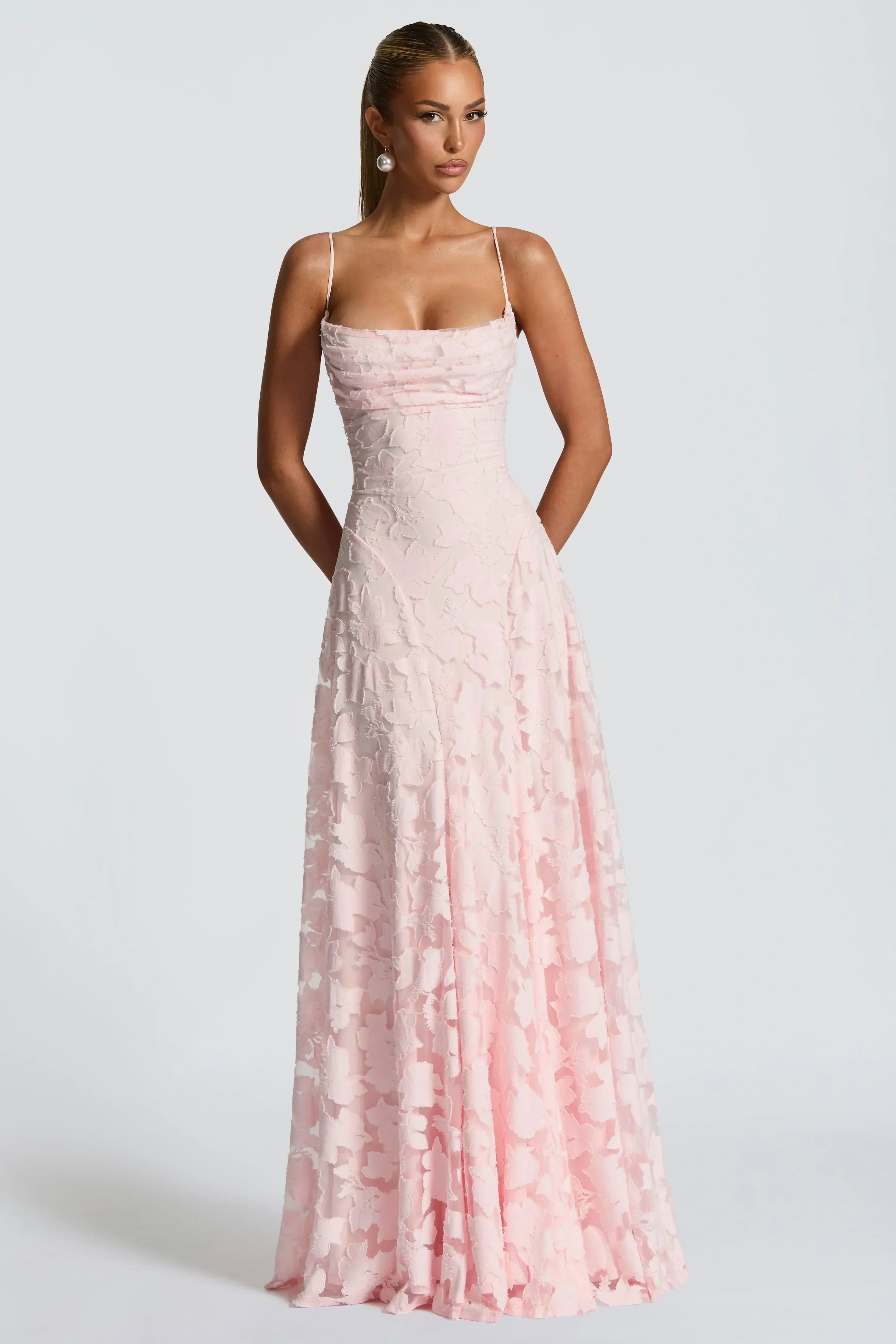Lucina | Elegantes Maxikleid mit zeitloser Raffinesse