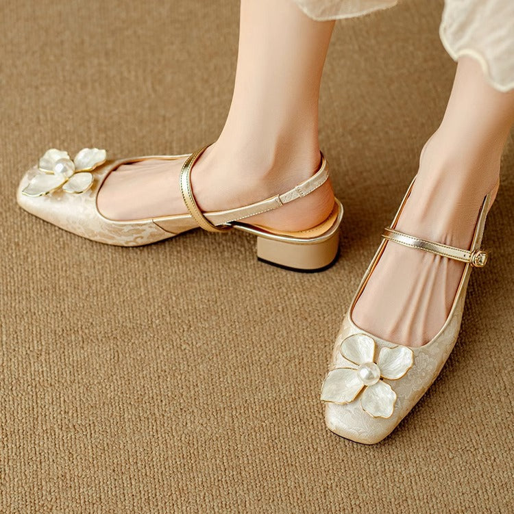 Frieda – Elegante Damenschuhe mit floralem Detail
