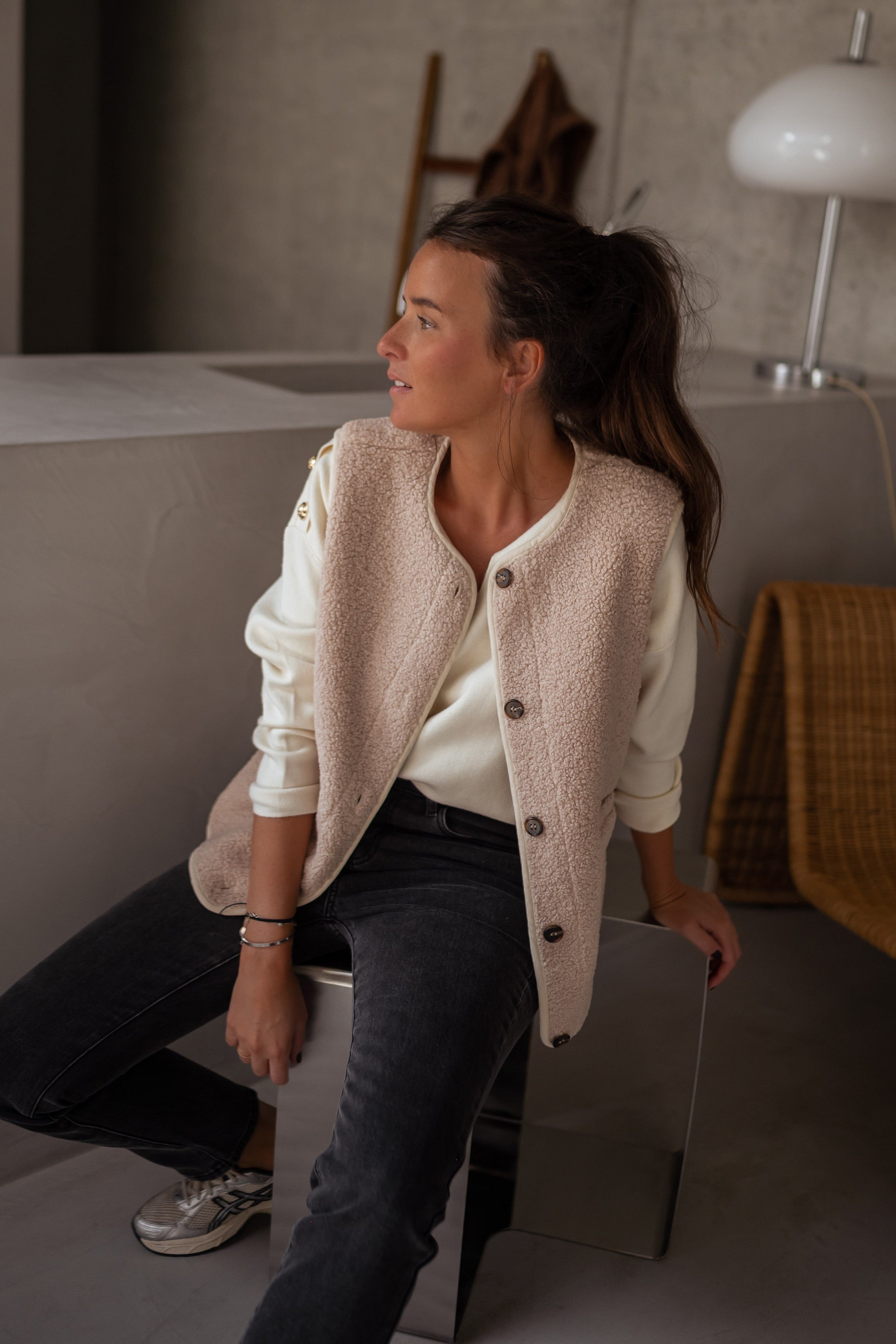 Nerina | Damen Rundhalsweste mit Taschen und Knöpfen