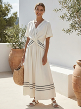 Seren | Midi-Kleid mit kurzem Ärmel und V-Ausschnitt im Wickelstil