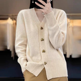 Adele™ - Eleganter Herzknopf-Cardigan