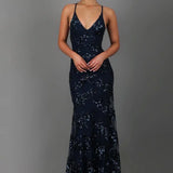 Nora – Elegantes bodenlanges Abendkleid mit Paillettenverzierung