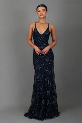 Nora – Elegantes bodenlanges Abendkleid mit Paillettenverzierung