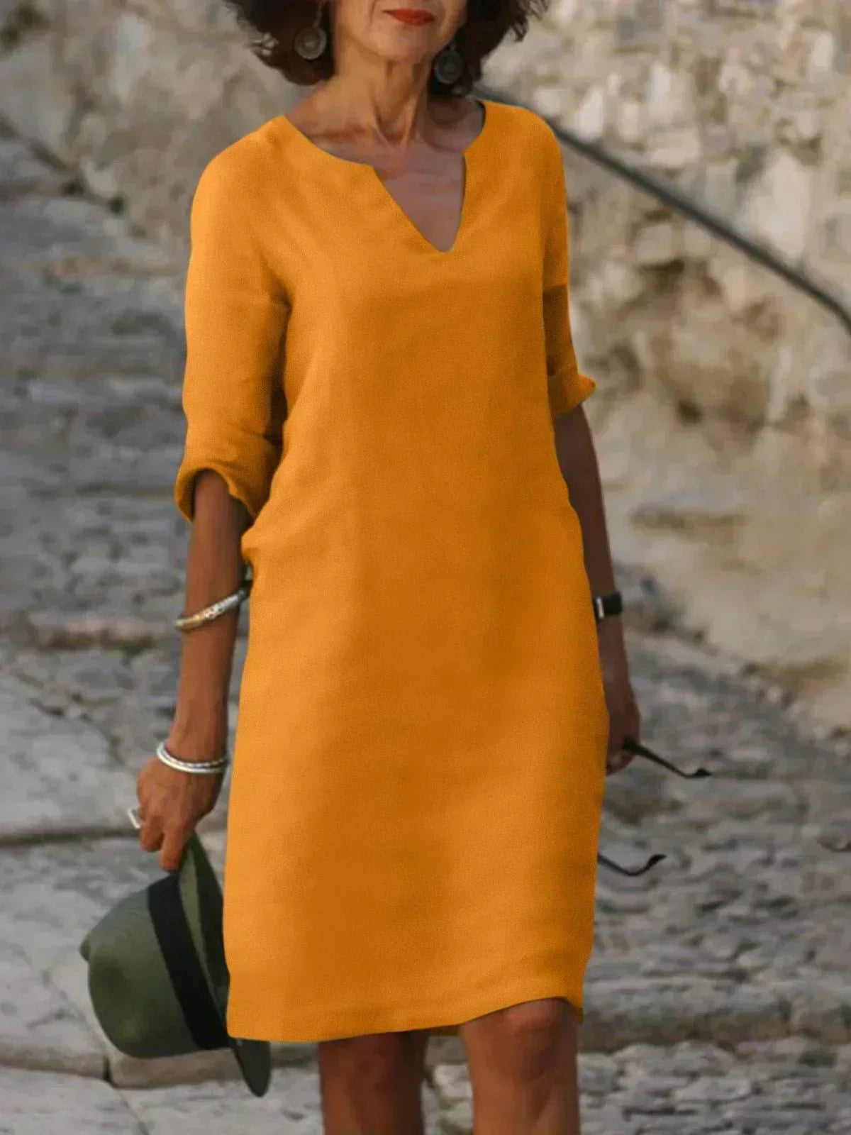 Lola - Lässiges V-Ausschnitt-Kleid