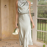 Amber™ - Elegantes Satin-Kleid mit Hohem Hals in Lichtgold